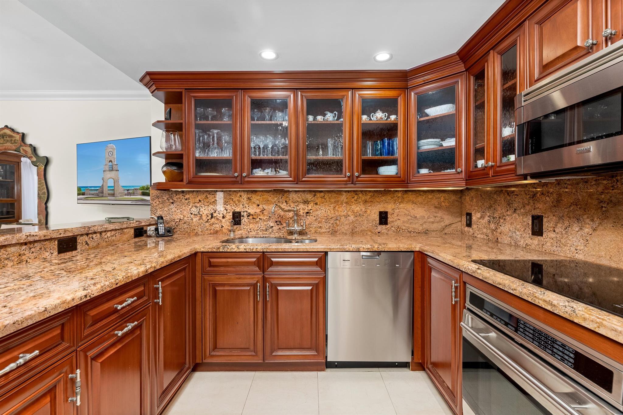 LAKE TOWERS CONDO - Residential