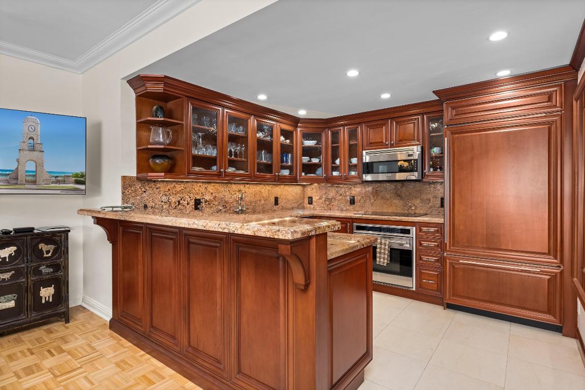 LAKE TOWERS CONDO - Residential