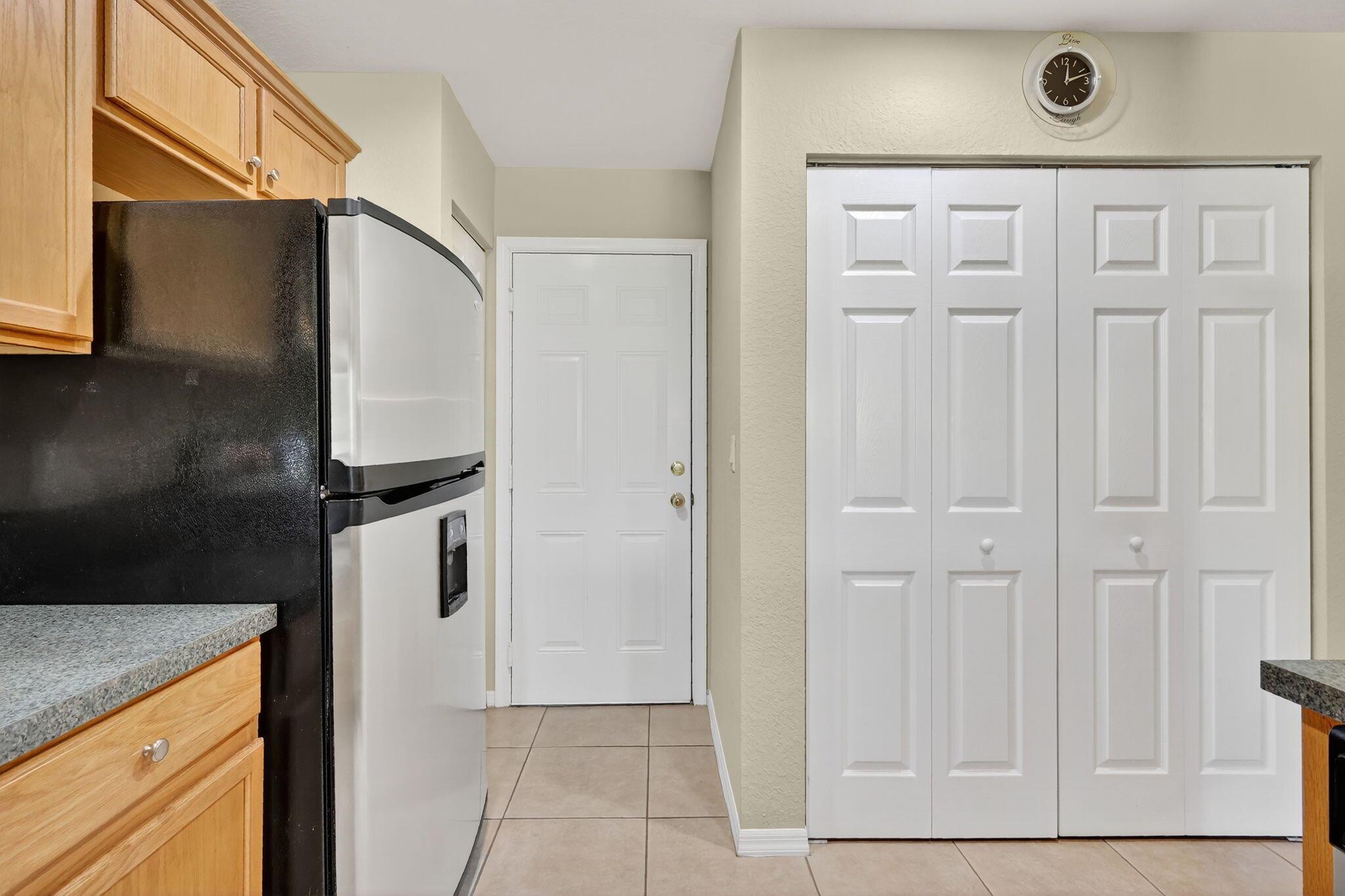 LEXINGTON LAKES - Residential