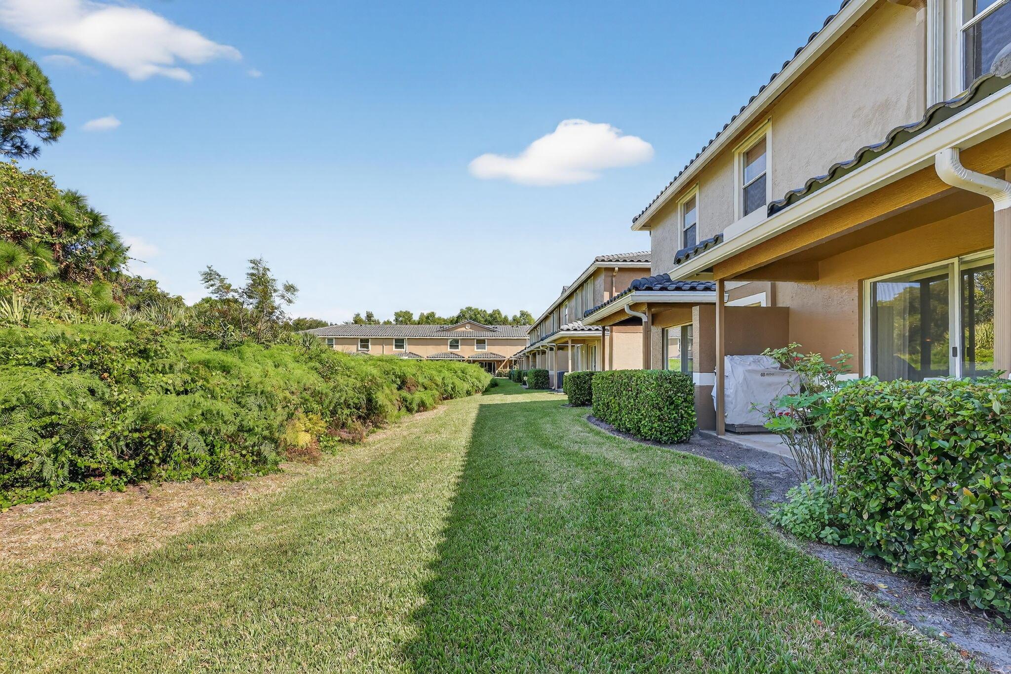 LEXINGTON LAKES - Residential