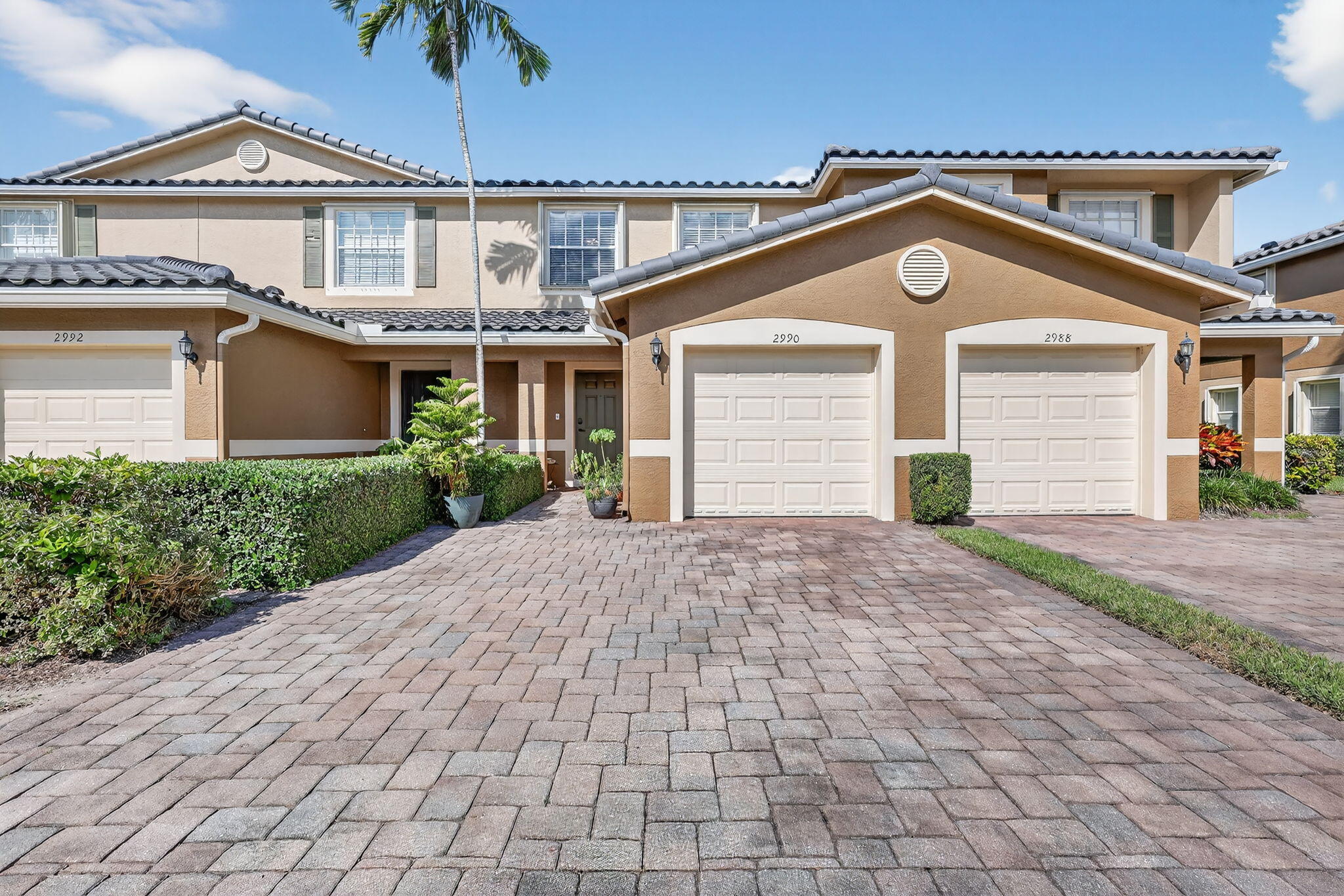 LEXINGTON LAKES - Residential