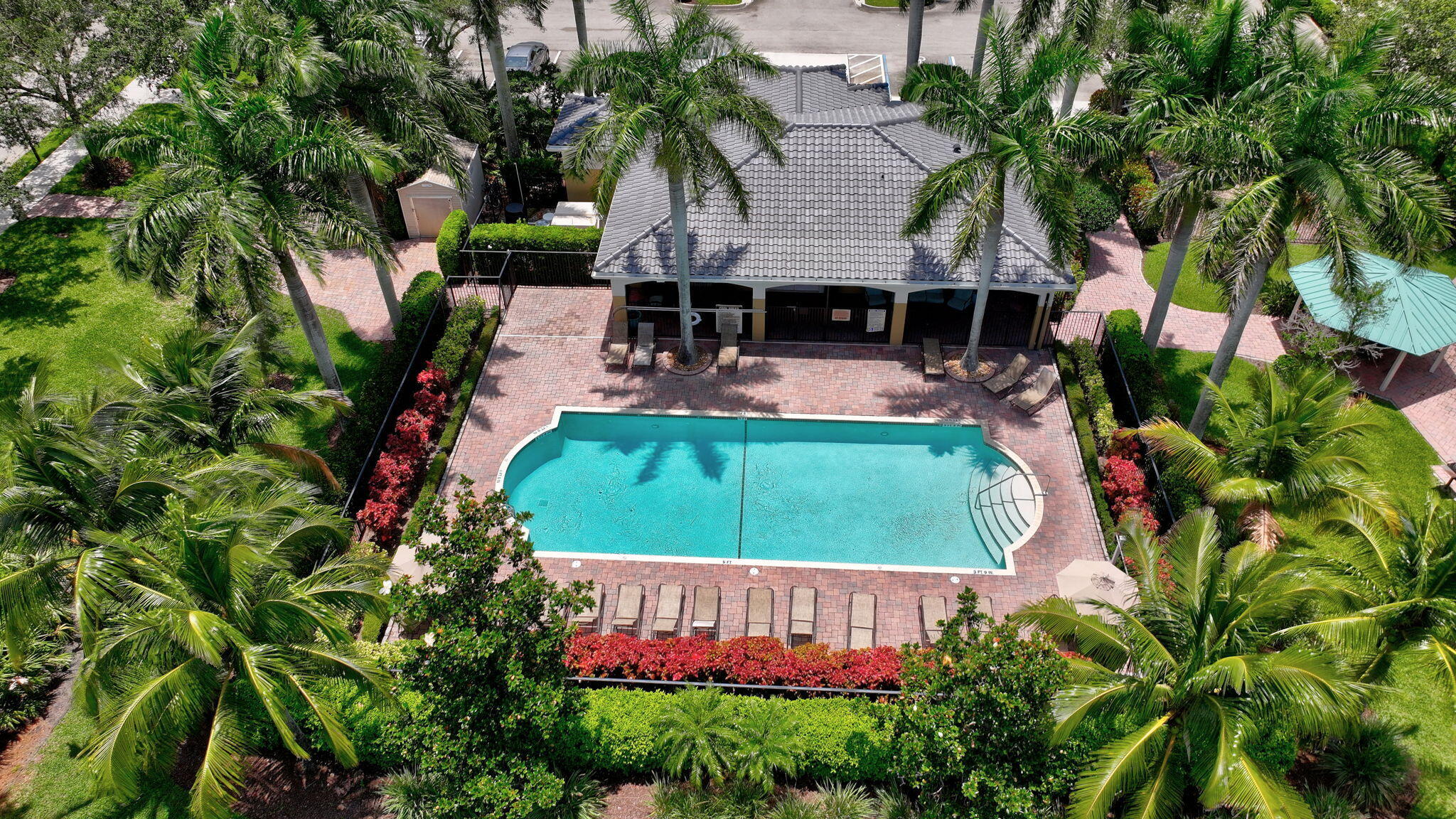 LEXINGTON LAKES - Residential