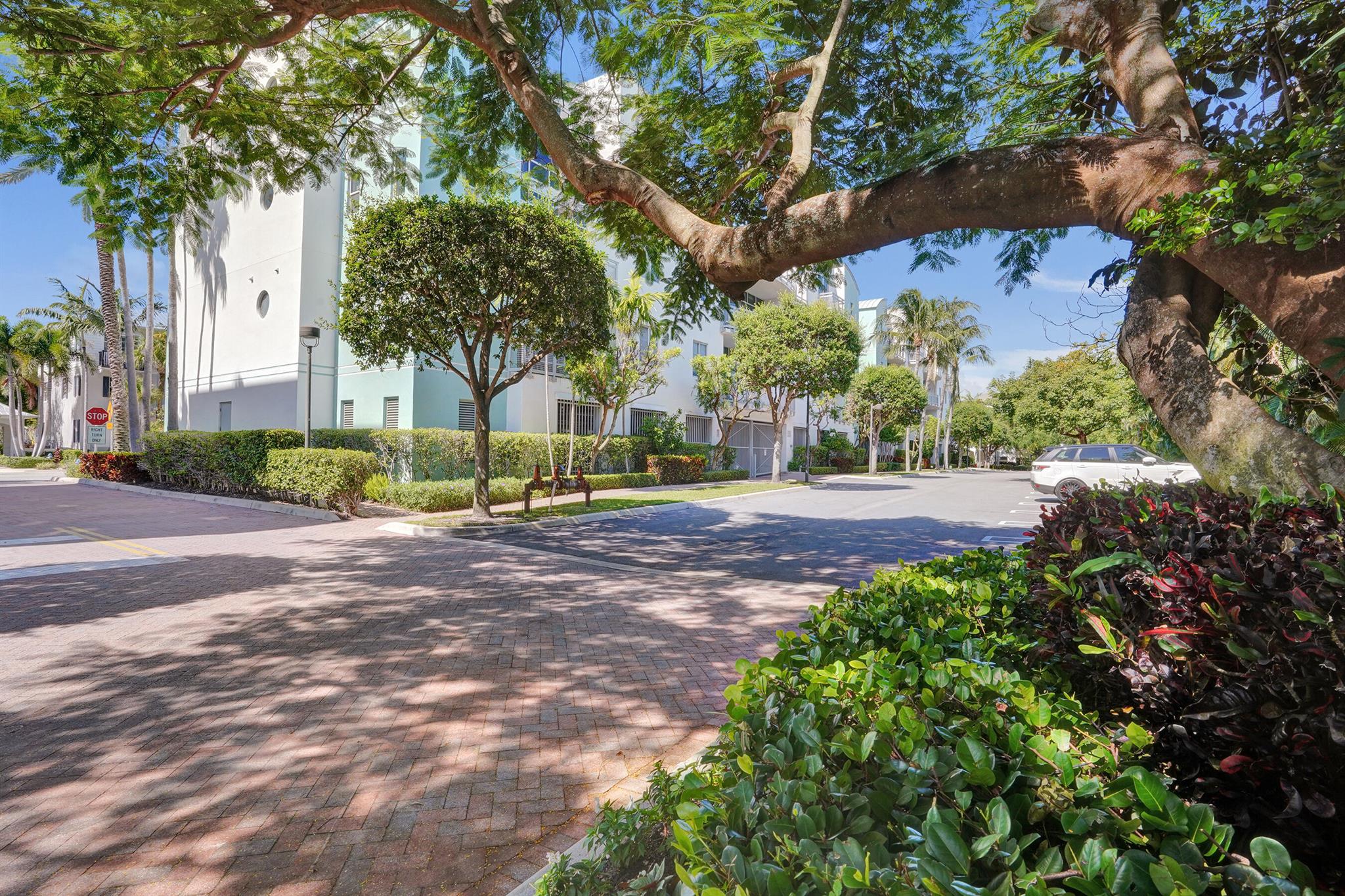 MERIDIAN DELRAY CONDO - Residential Lease