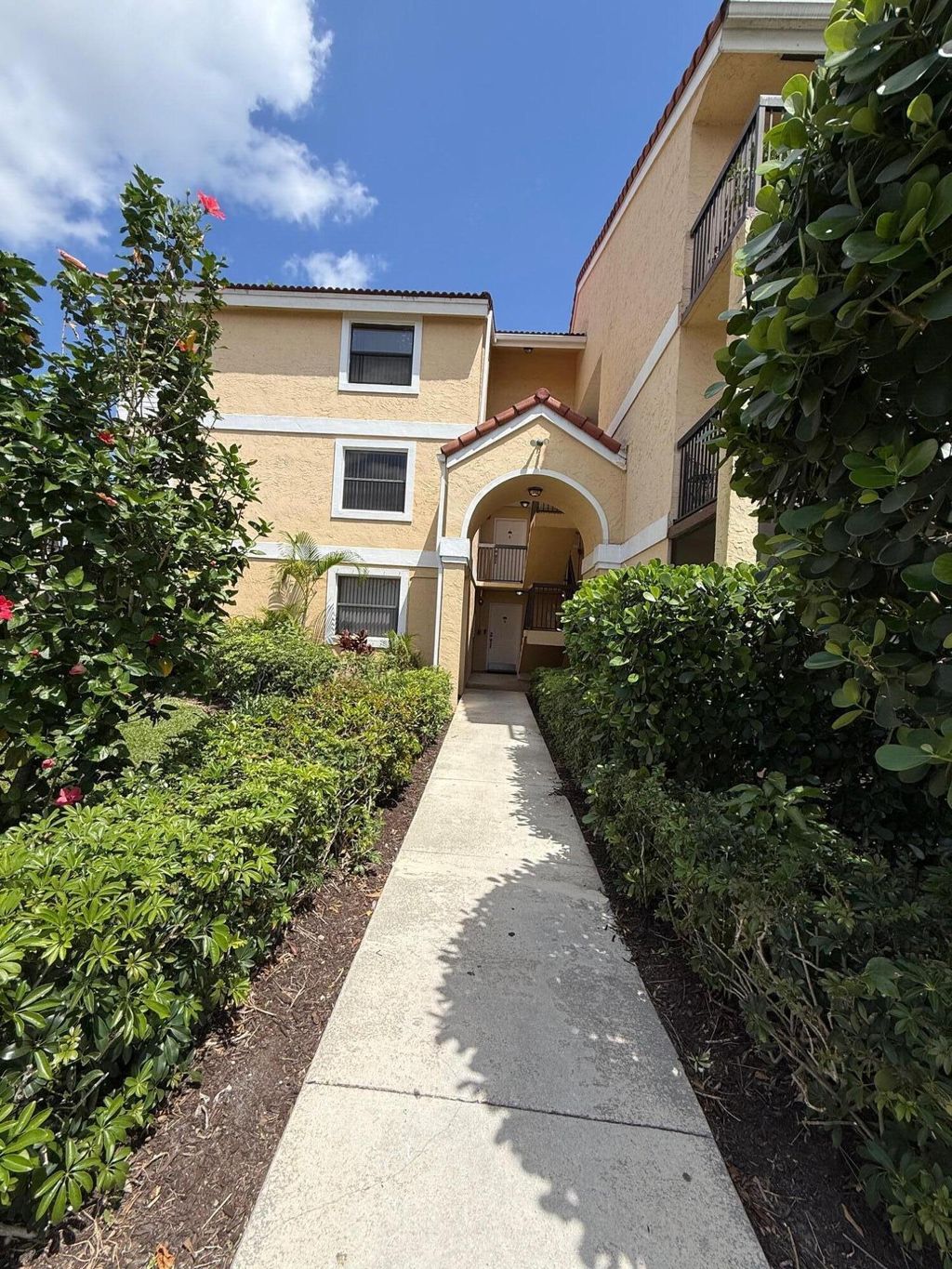 Photo of 5721 Riverside Drive #301b5, Coral Springs, FL 33067 (MLS # B26015837)