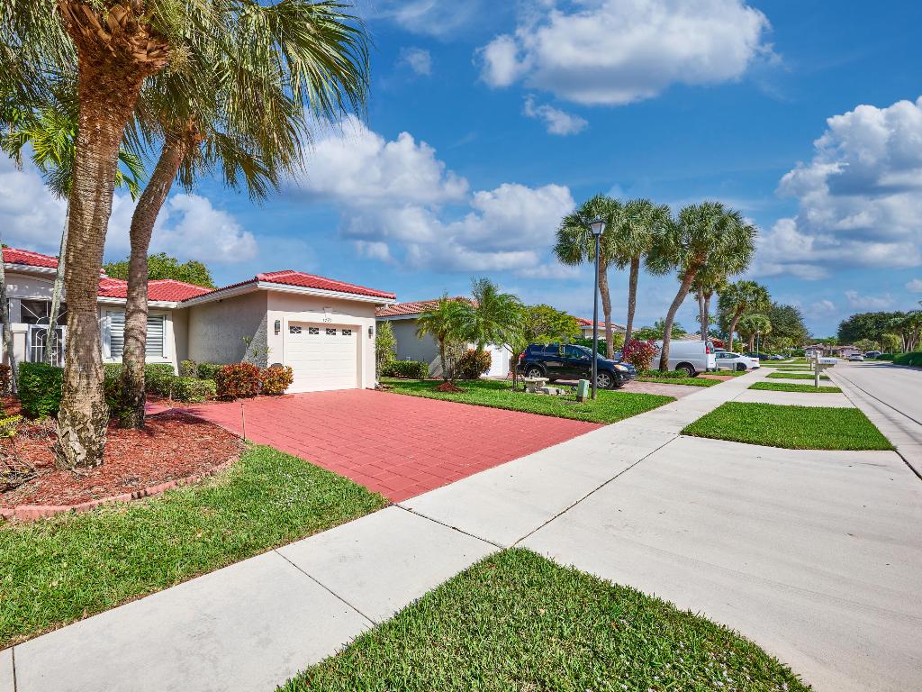 5749 Emerald Cay Terrace