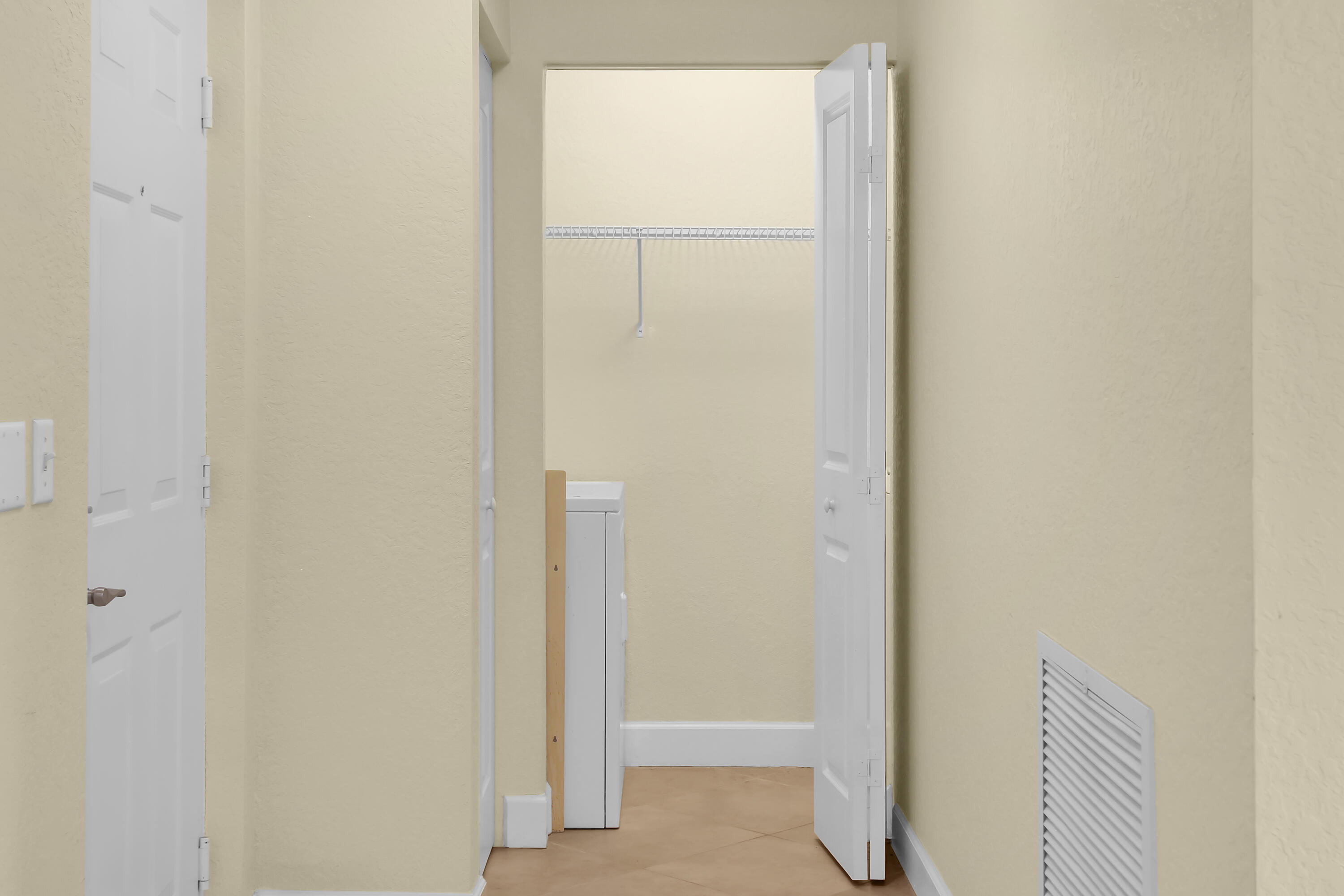 VIZCAYA LAKES CONDO - Residential