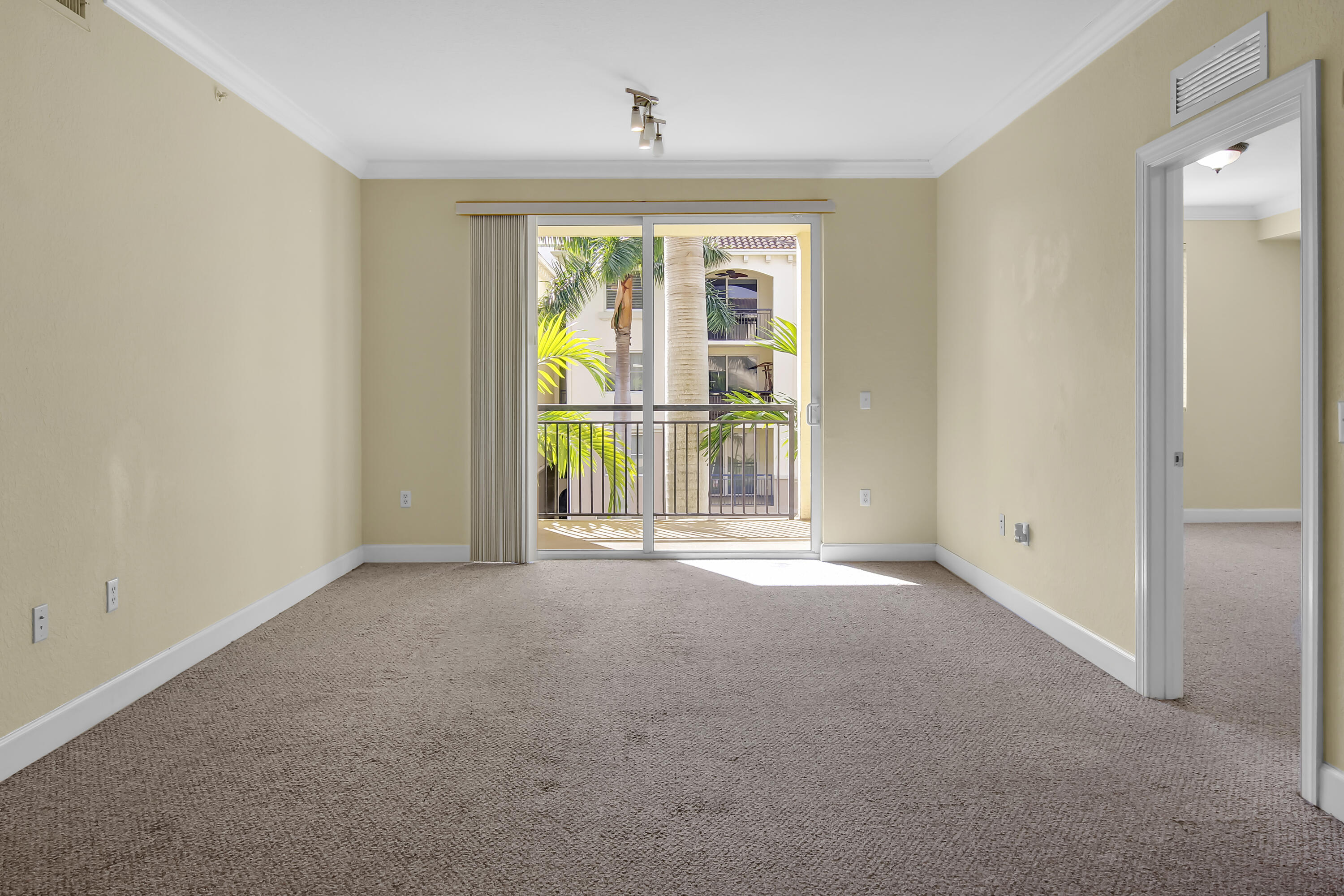 VIZCAYA LAKES CONDO - Residential