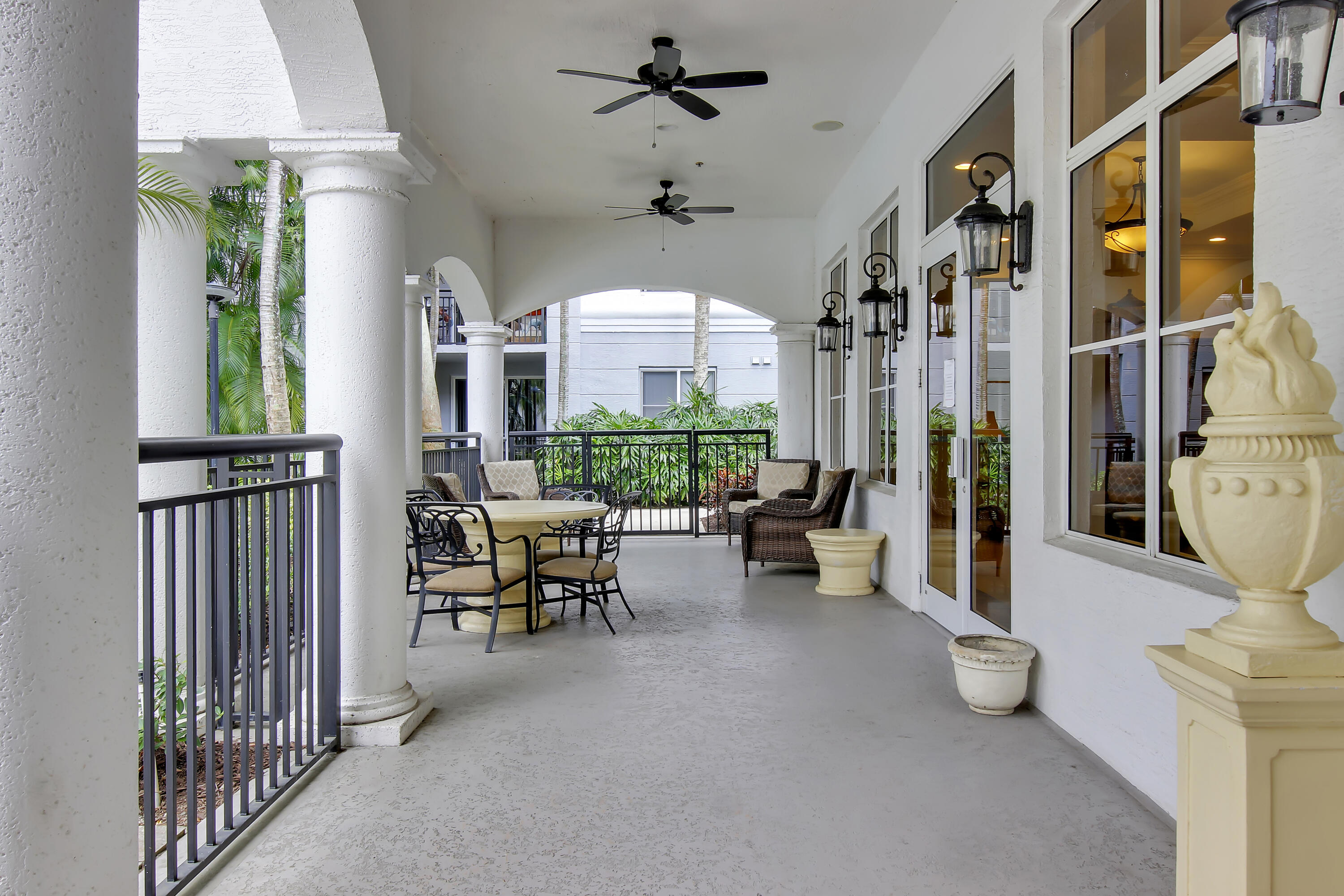 VIZCAYA LAKES CONDO - Residential