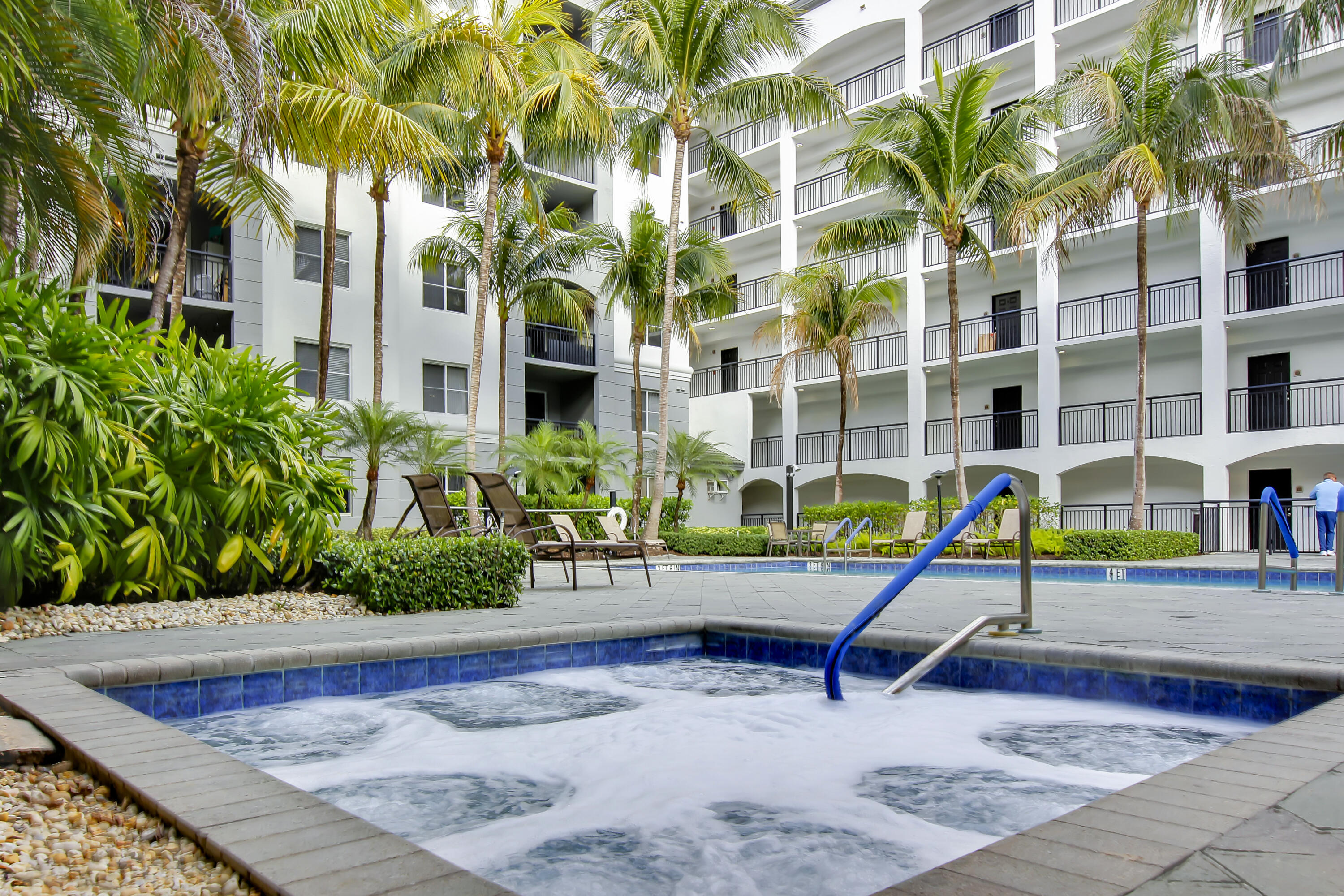 VIZCAYA LAKES CONDO - Residential