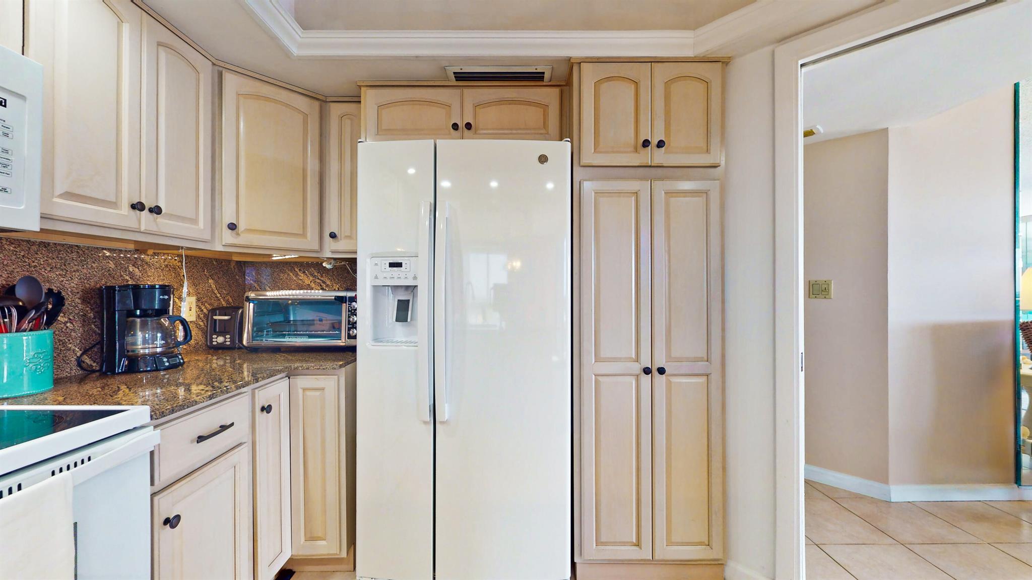 BARCLAY BEACH CLUB PHASE - Residential