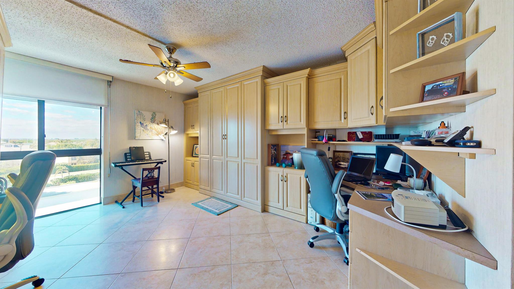 BARCLAY BEACH CLUB PHASE - Residential