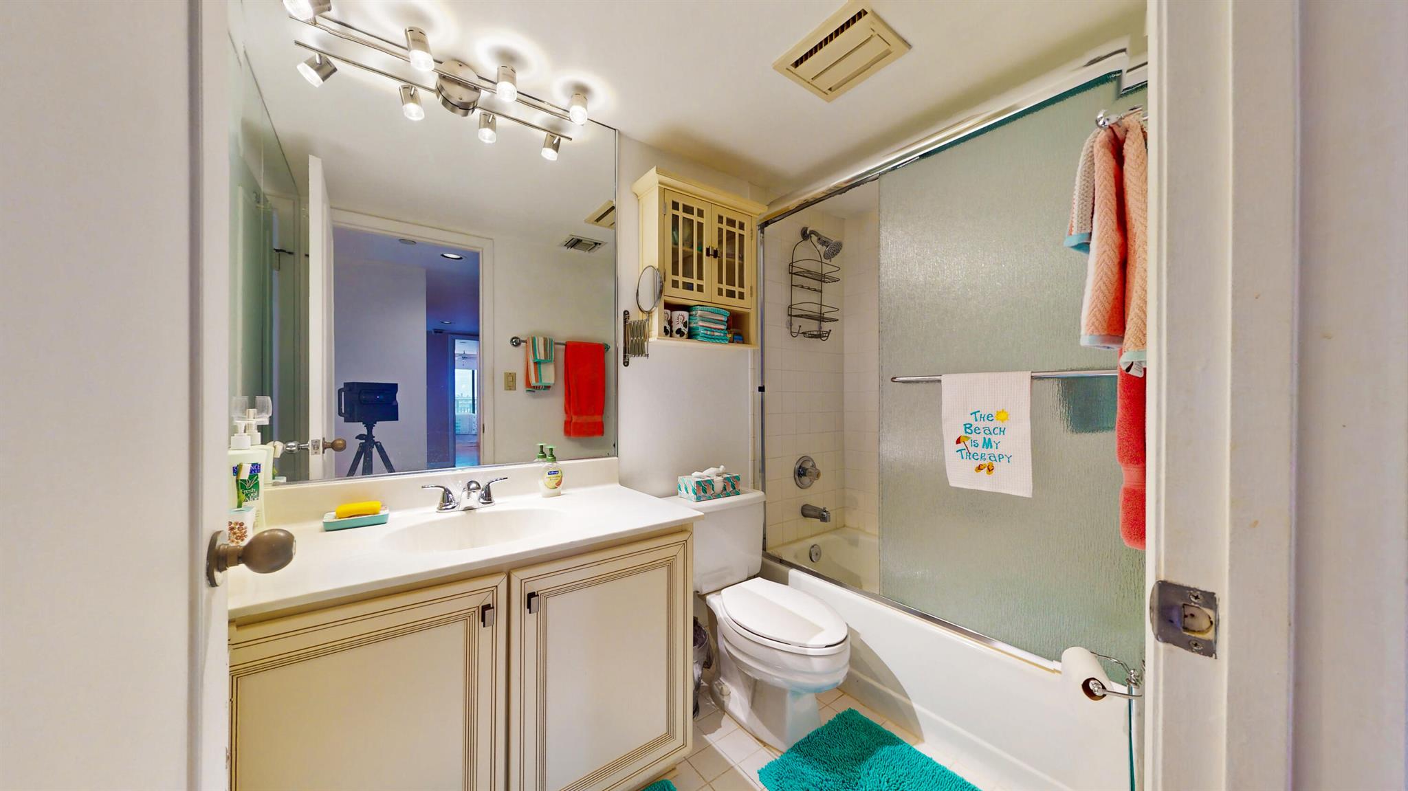 BARCLAY BEACH CLUB PHASE - Residential