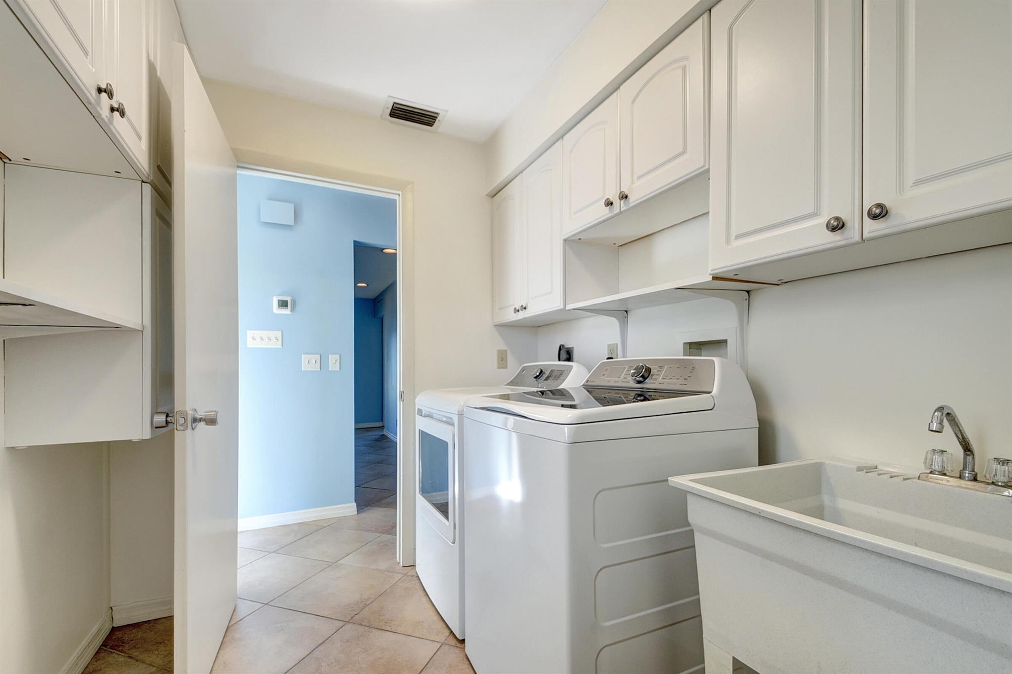 LAKE CLARKE TERR - Residential Lease