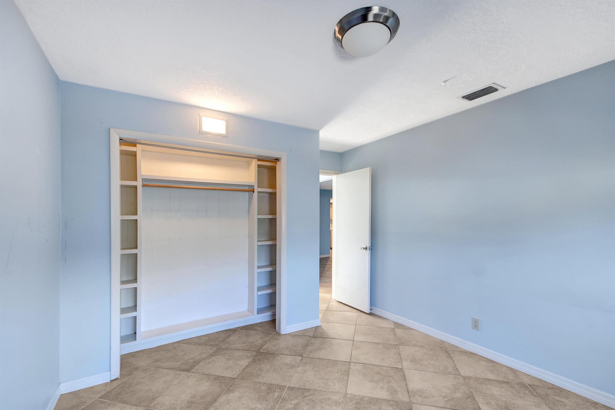 LAKE CLARKE TERR - Residential Lease