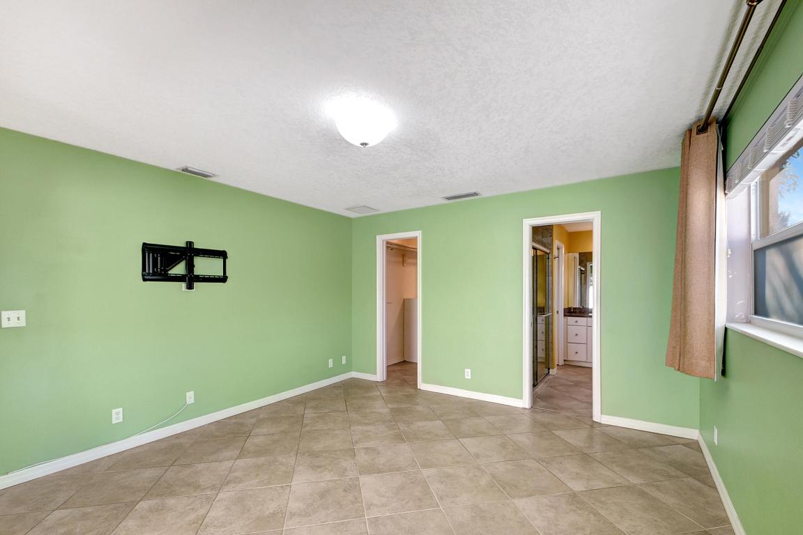 LAKE CLARKE TERR - Residential Lease