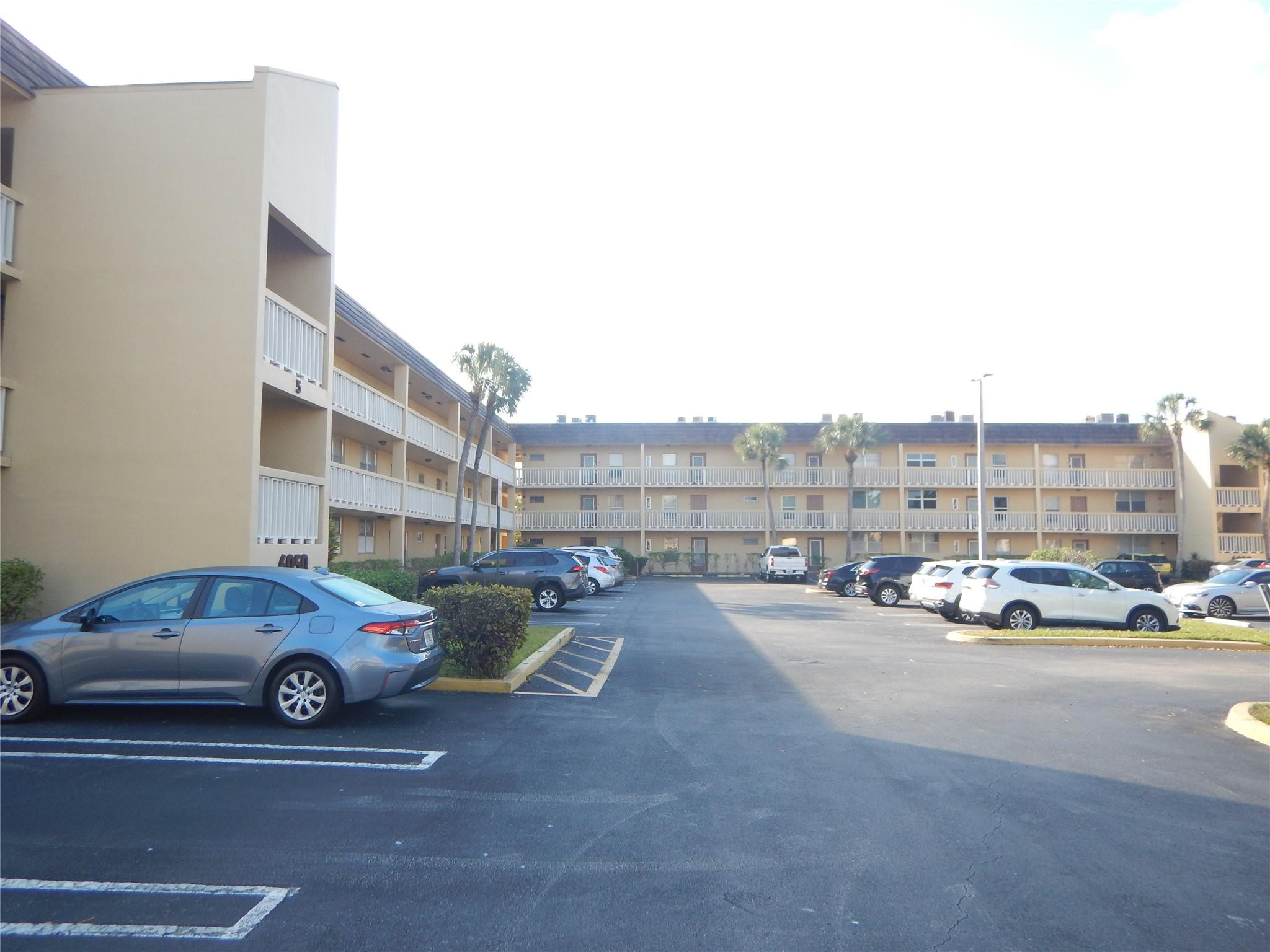 Bermuda Club - Residential