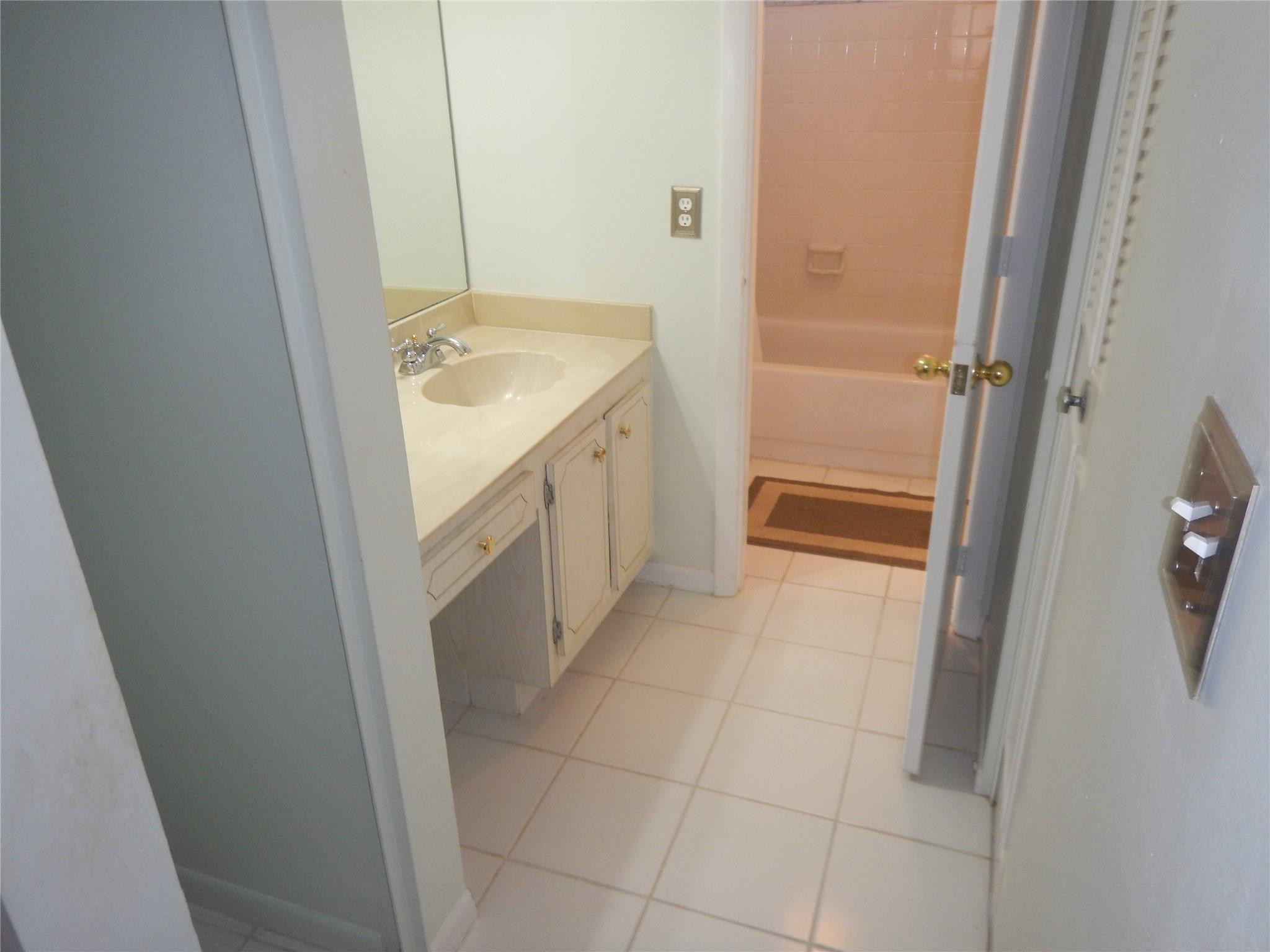 Bermuda Club - Residential