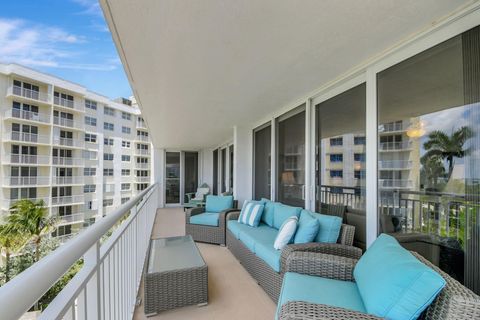 A home in South Palm Beach