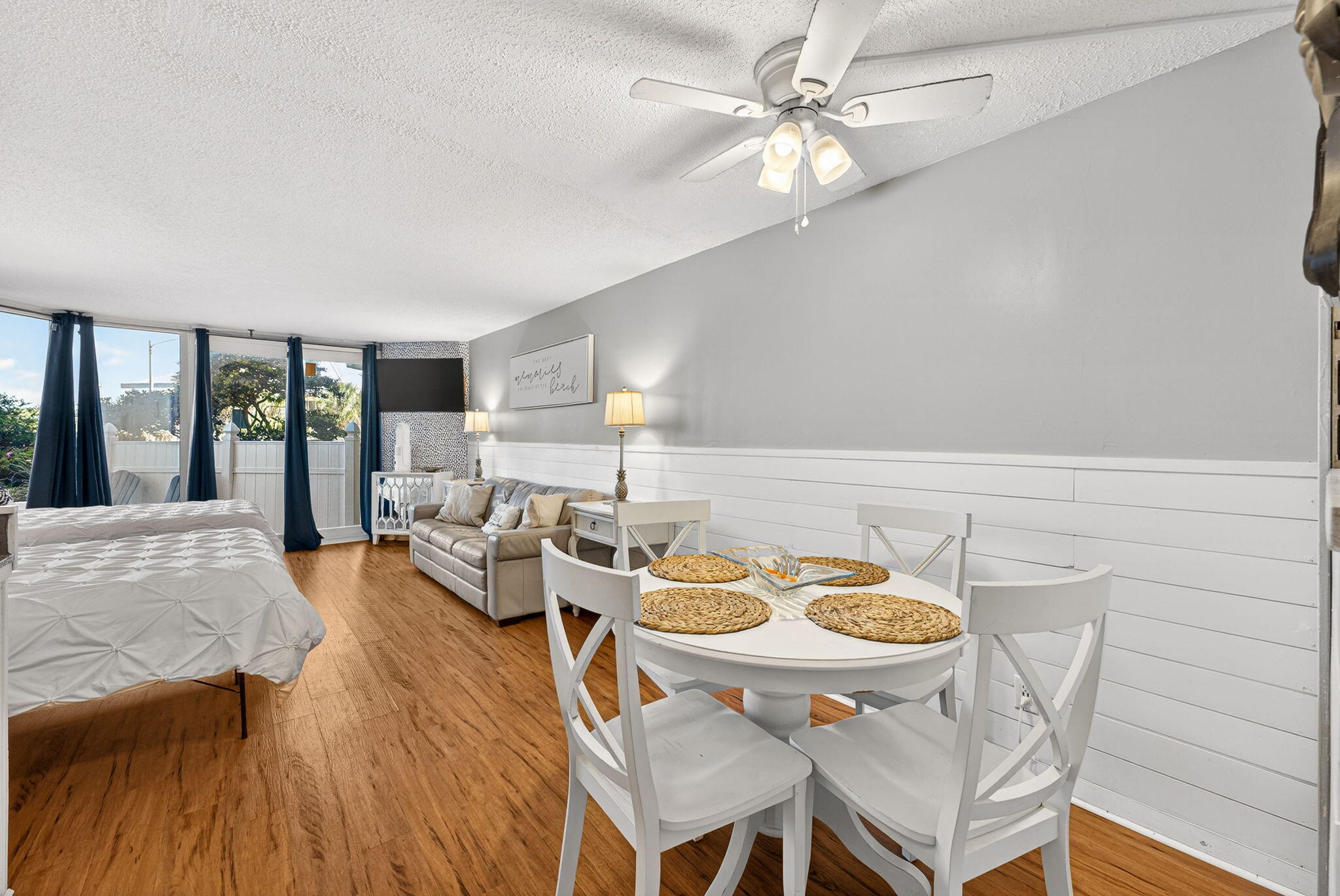 8817 S Thomas Drive A114