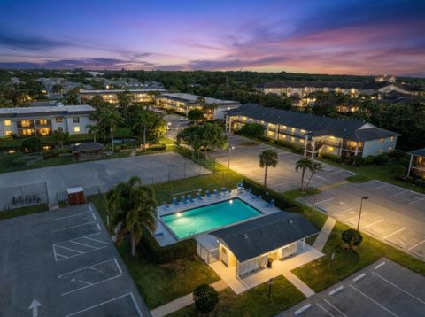 Photo of 1201 SE Parkview Place #G4, Stuart, FL 34994 (MLS # B26031709)