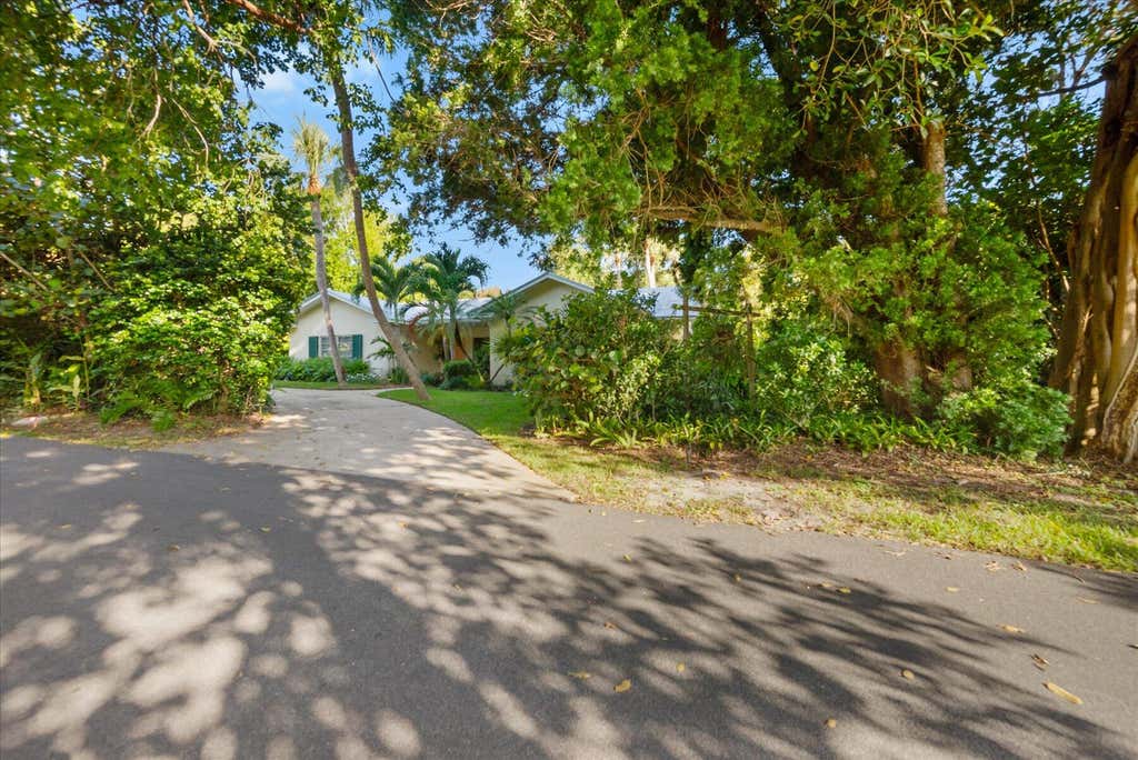 Photo of 24 N Via Lucindia, Sewalls Point, FL 34996 (MLS # B26054700)
