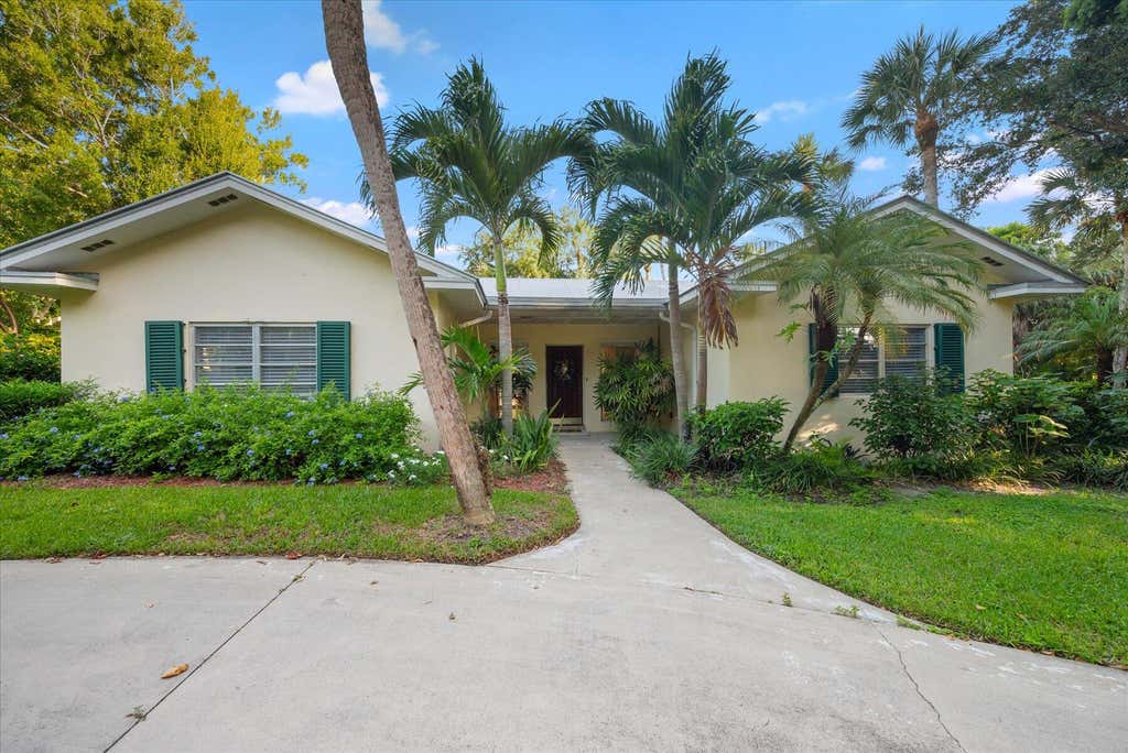 Photo of 24 N Via Lucindia, Sewalls Point, FL 34996 (MLS # B26054700)