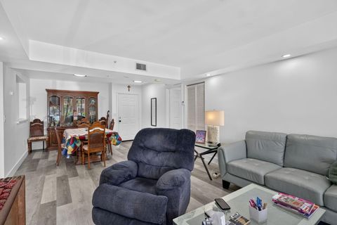Tiny photo for 2731 Ocean Club Boulevard #102, Hollywood, FL 33019 (MLS # B26050154)
