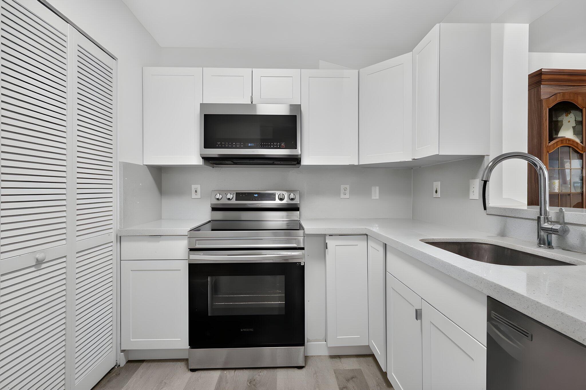 2731 Ocean Club Boulevard 102