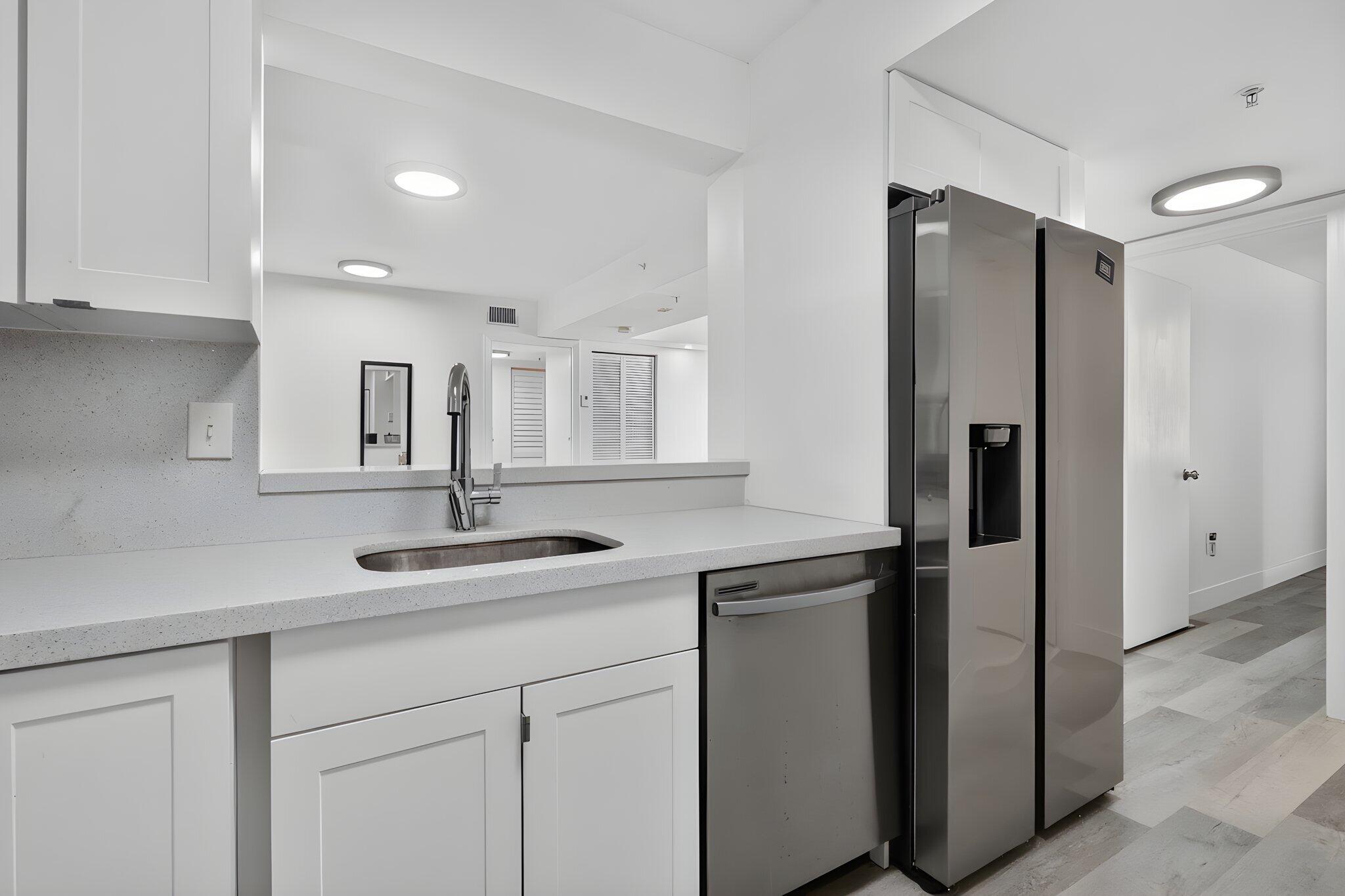 2731 Ocean Club Boulevard 102
