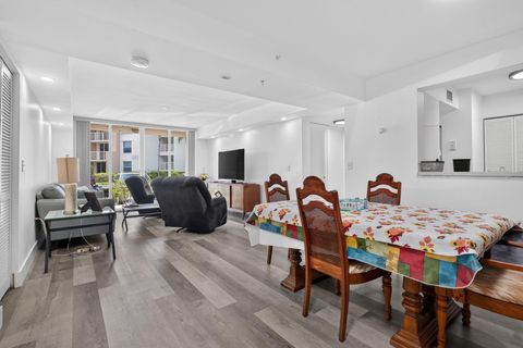 Tiny photo for 2731 Ocean Club Boulevard #102, Hollywood, FL 33019 (MLS # B26050154)