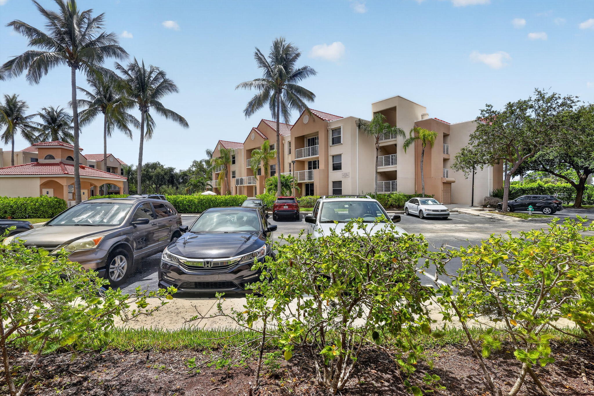 2731 Ocean Club Boulevard 102