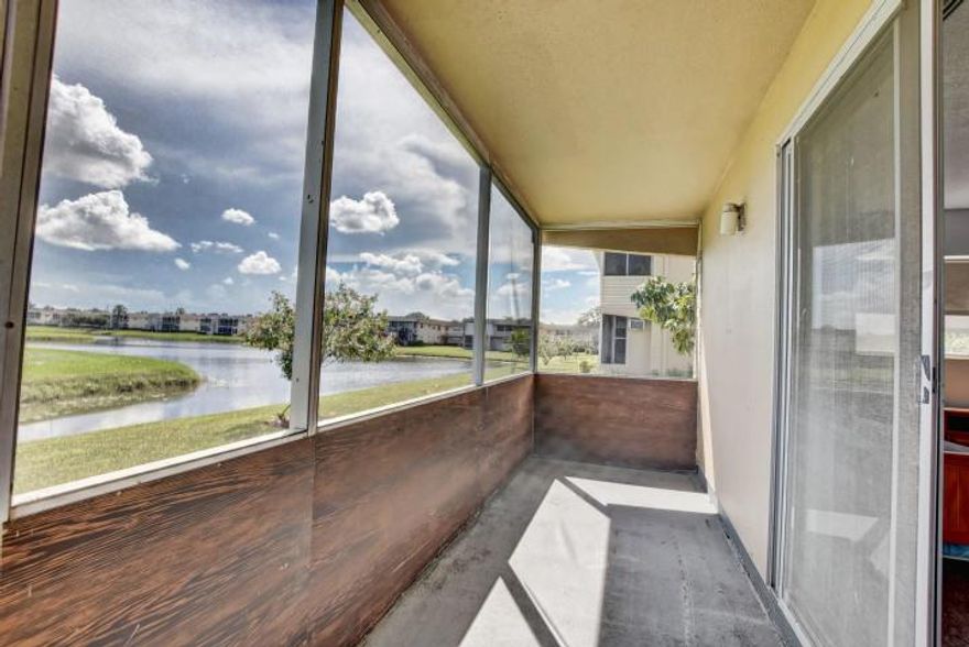 NICE ONE BEDROOM CONDO 1 AND 1, 1/2 BATHROOMS NEW LAMINATE FLOORING AND FRESHLY PAINTED. CLOSE TO THE MONACO CLUB HOUSE AND BISTRO JUST FEETS AWAY
PORCH HAS A WATER VIEW