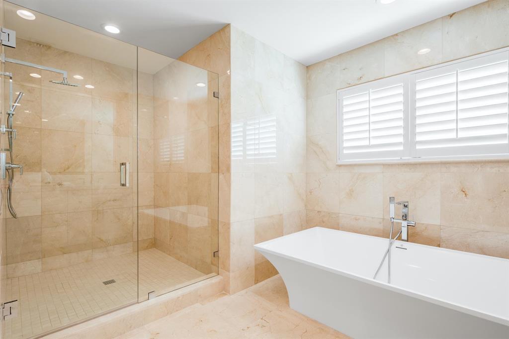 TROPIC ISLE - Residential