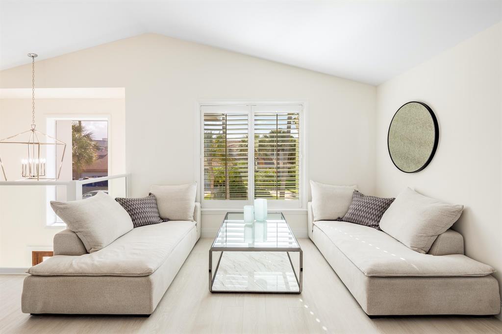 TROPIC ISLE - Residential