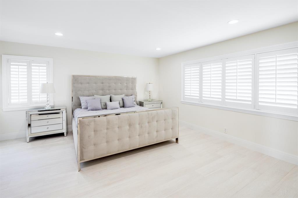 TROPIC ISLE - Residential