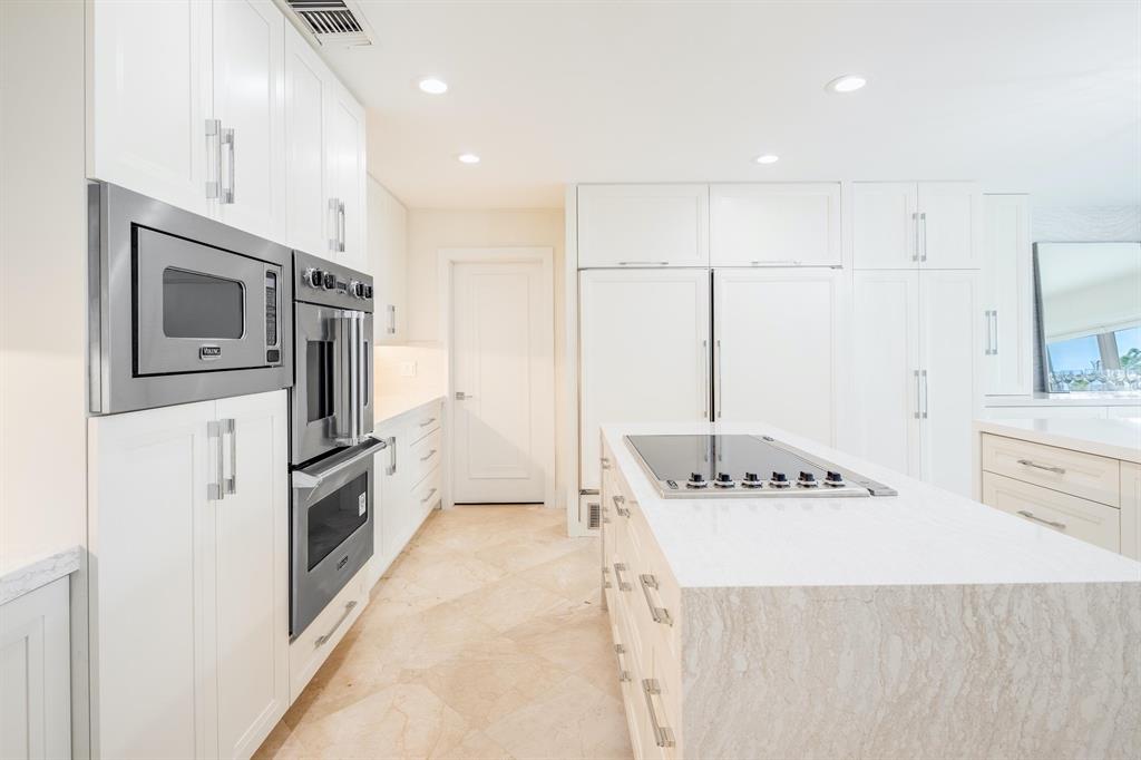 TROPIC ISLE - Residential