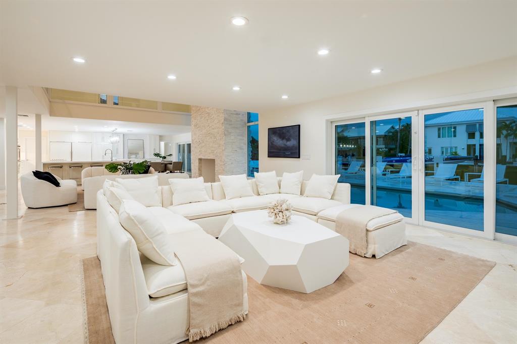 TROPIC ISLE - Residential