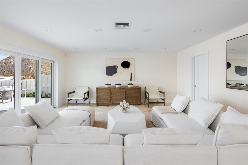 TROPIC ISLE - Residential