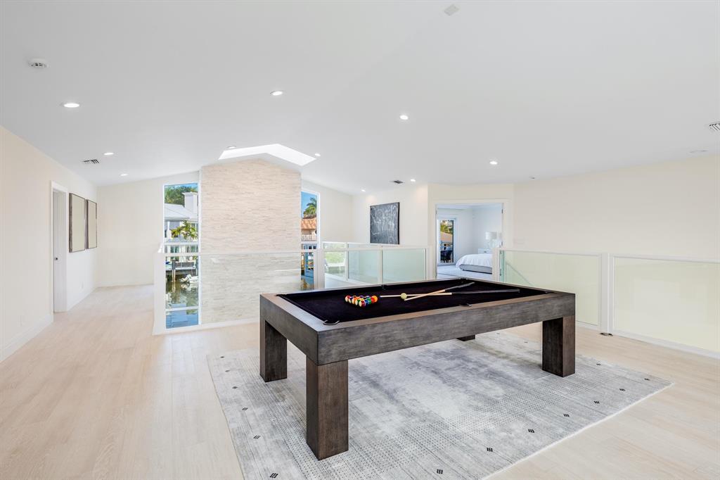 TROPIC ISLE - Residential