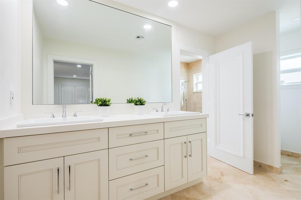 TROPIC ISLE - Residential