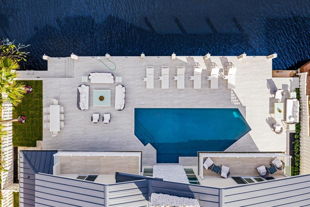 TROPIC ISLE - Residential