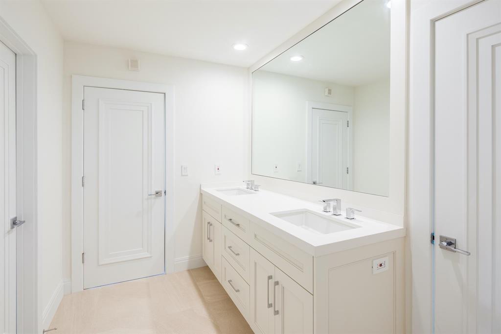 TROPIC ISLE - Residential