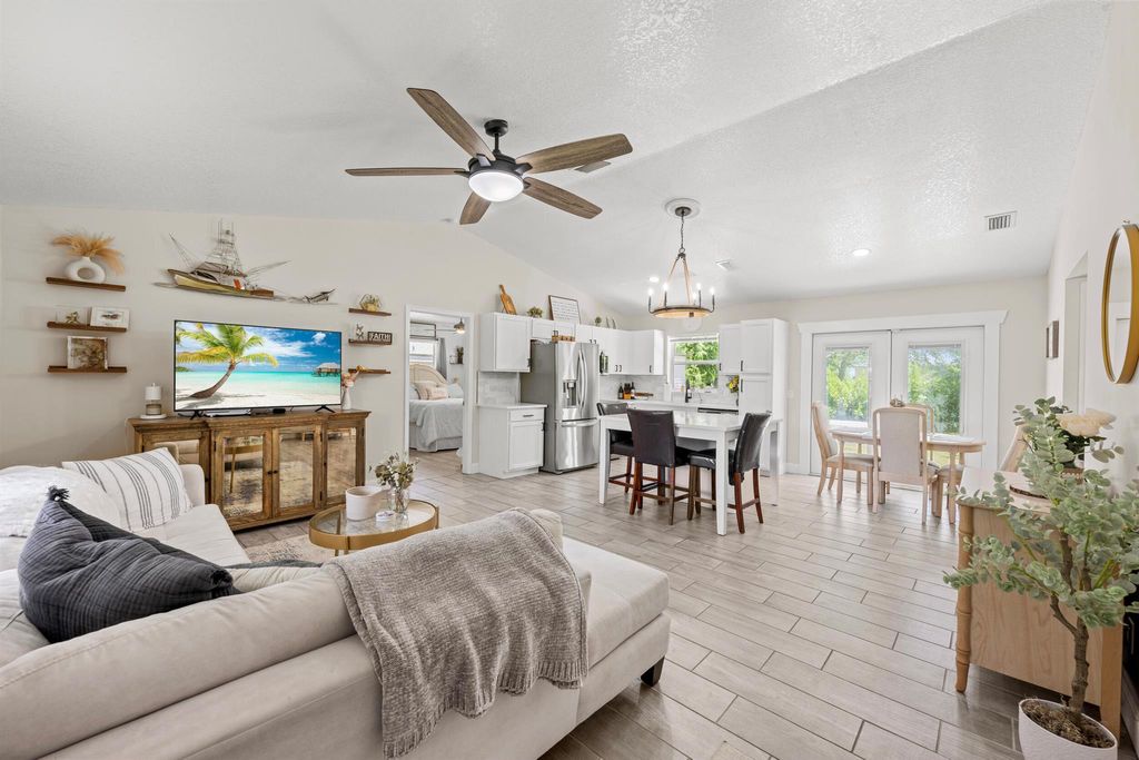 Photo of 6905 Bayard Road, Fort Pierce, FL 34951 (MLS # R11092923)