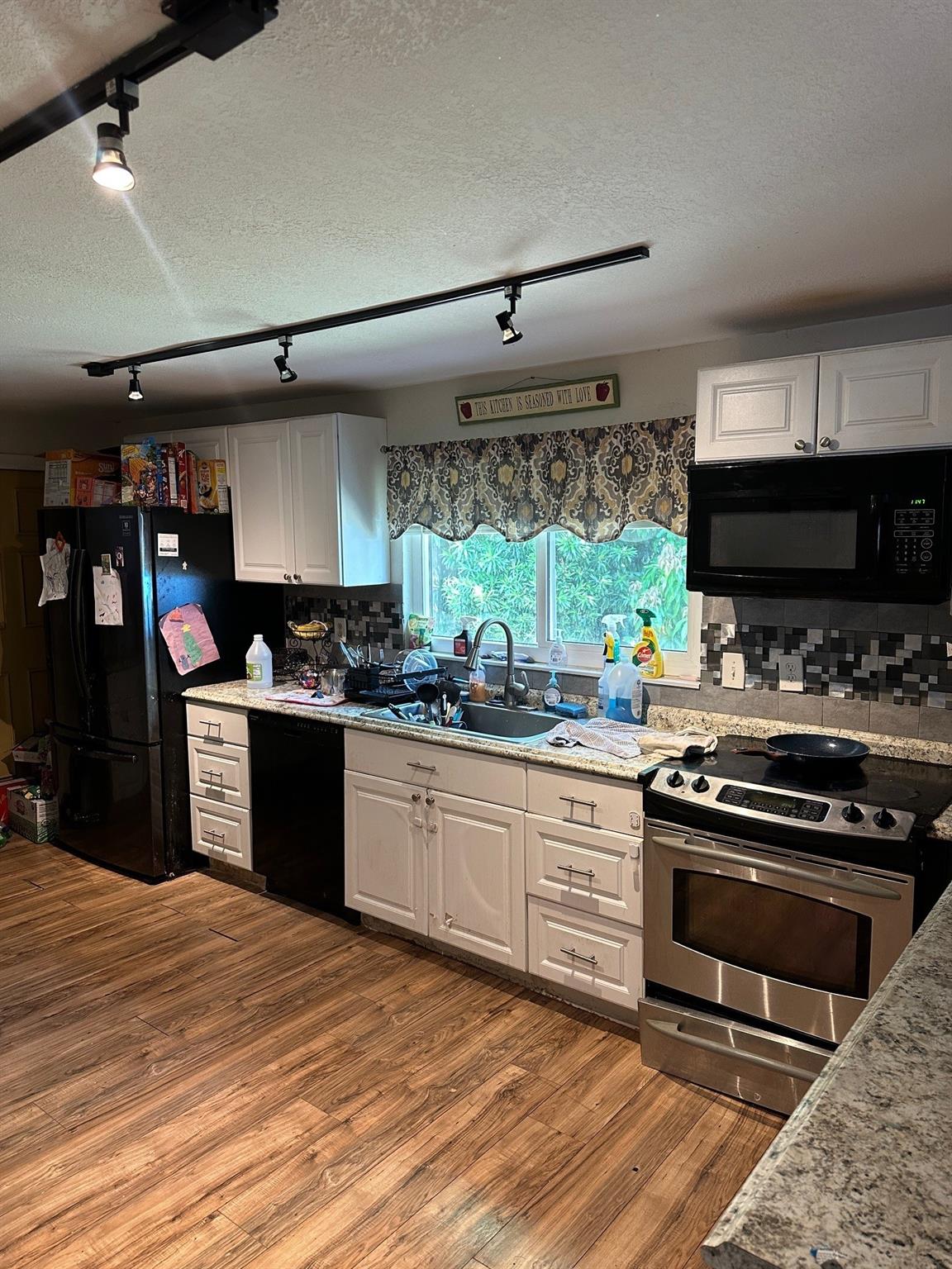 627 W Ilex Dr