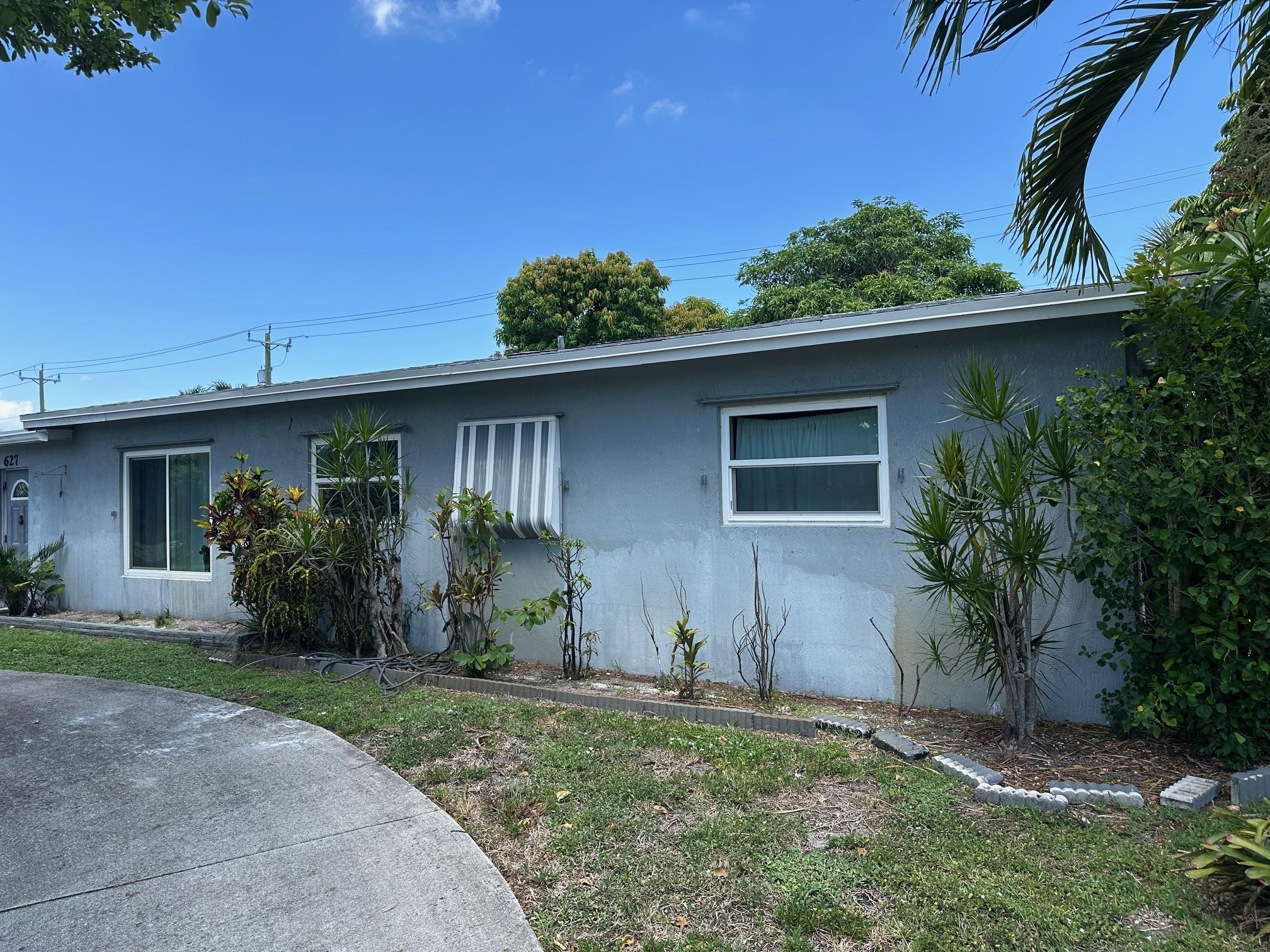 Unapproved Short Sale!! Property needs some TLC.