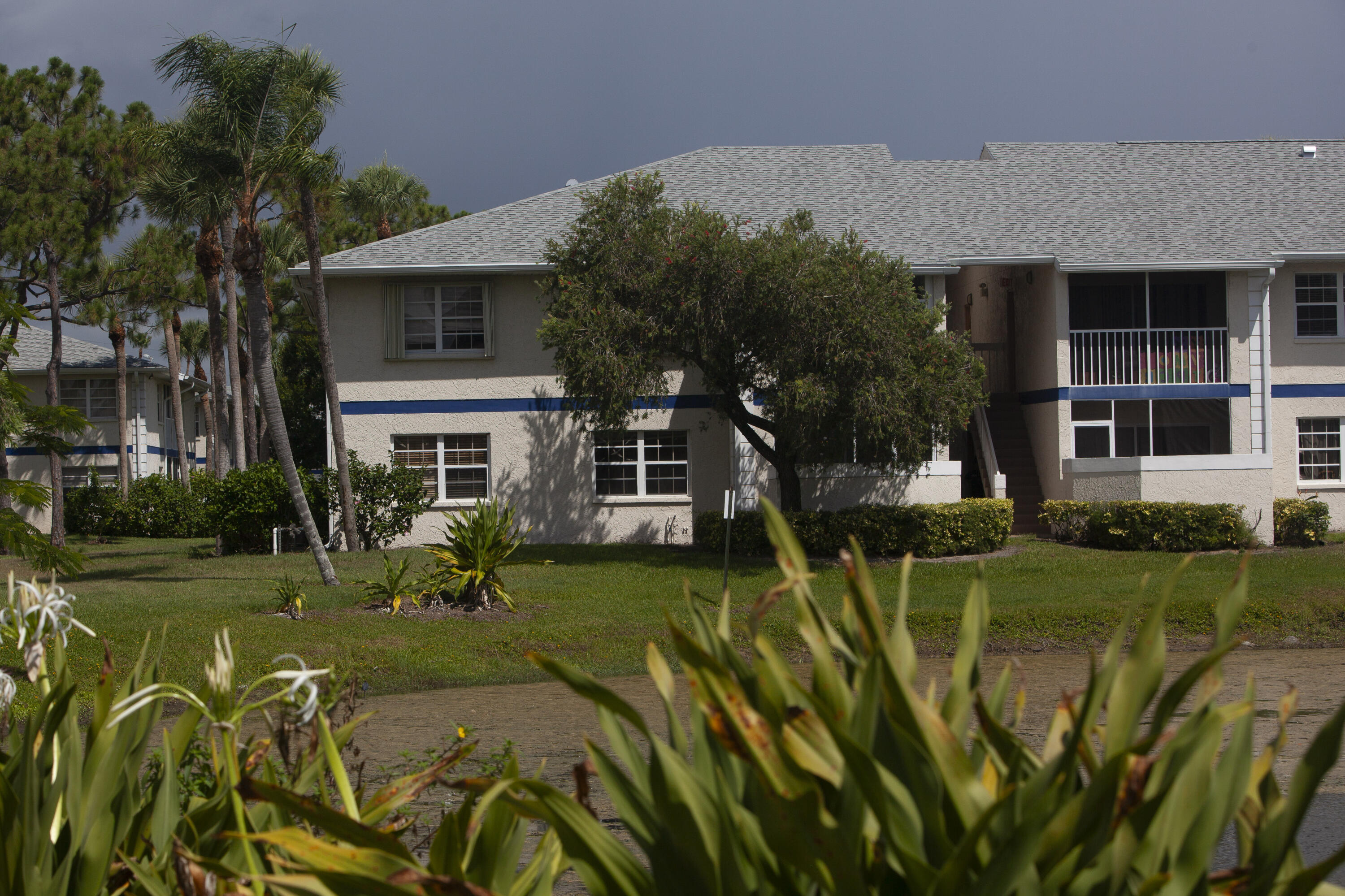 1531 SE Royal Green 102 Circle 102, Port St Lucie, FL, 34952/$160,000 1 1531 SE Royal Green 102 Circle 102