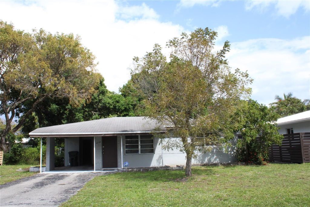 Photo of 3560 NE 13th Avenue, Fort Lauderdale, FL 33334 (MLS # F10431252)