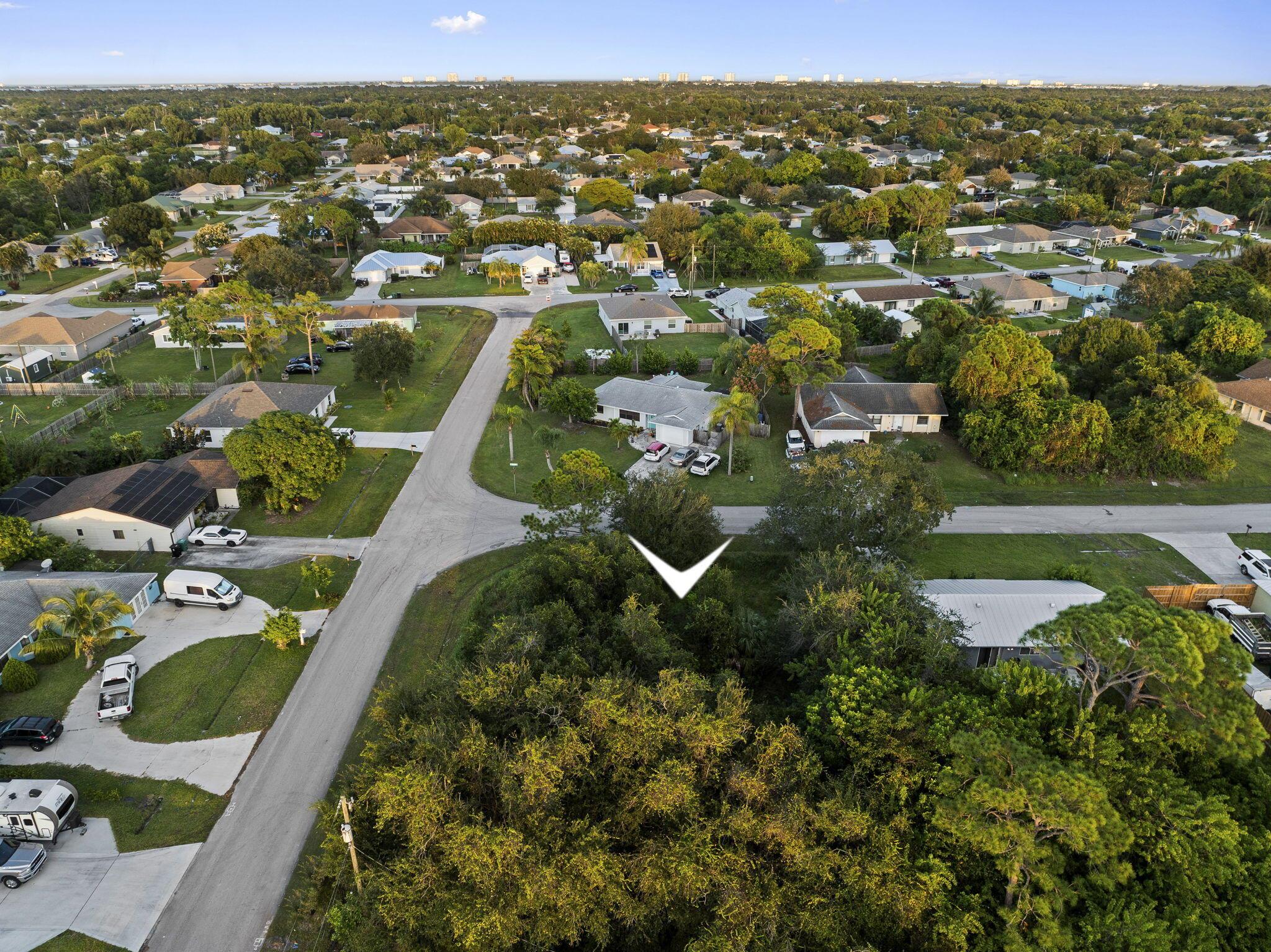 PORT ST LUCIE SECTION 30 - Land