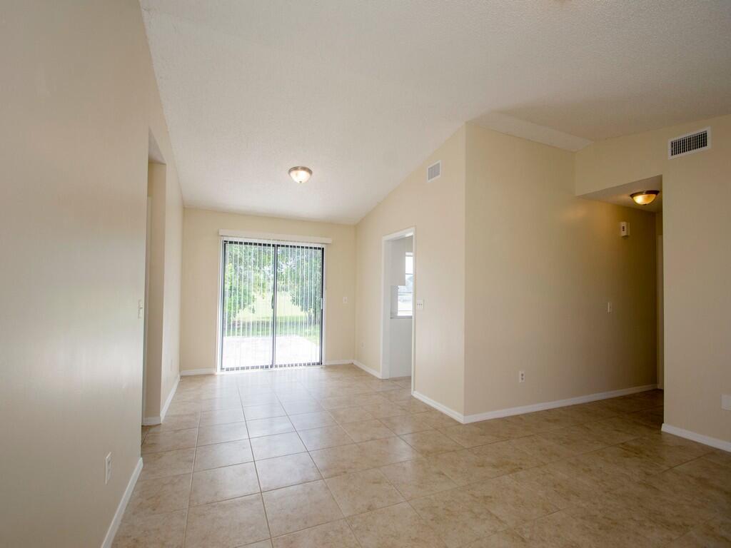 698 SW Jeanne Avenue