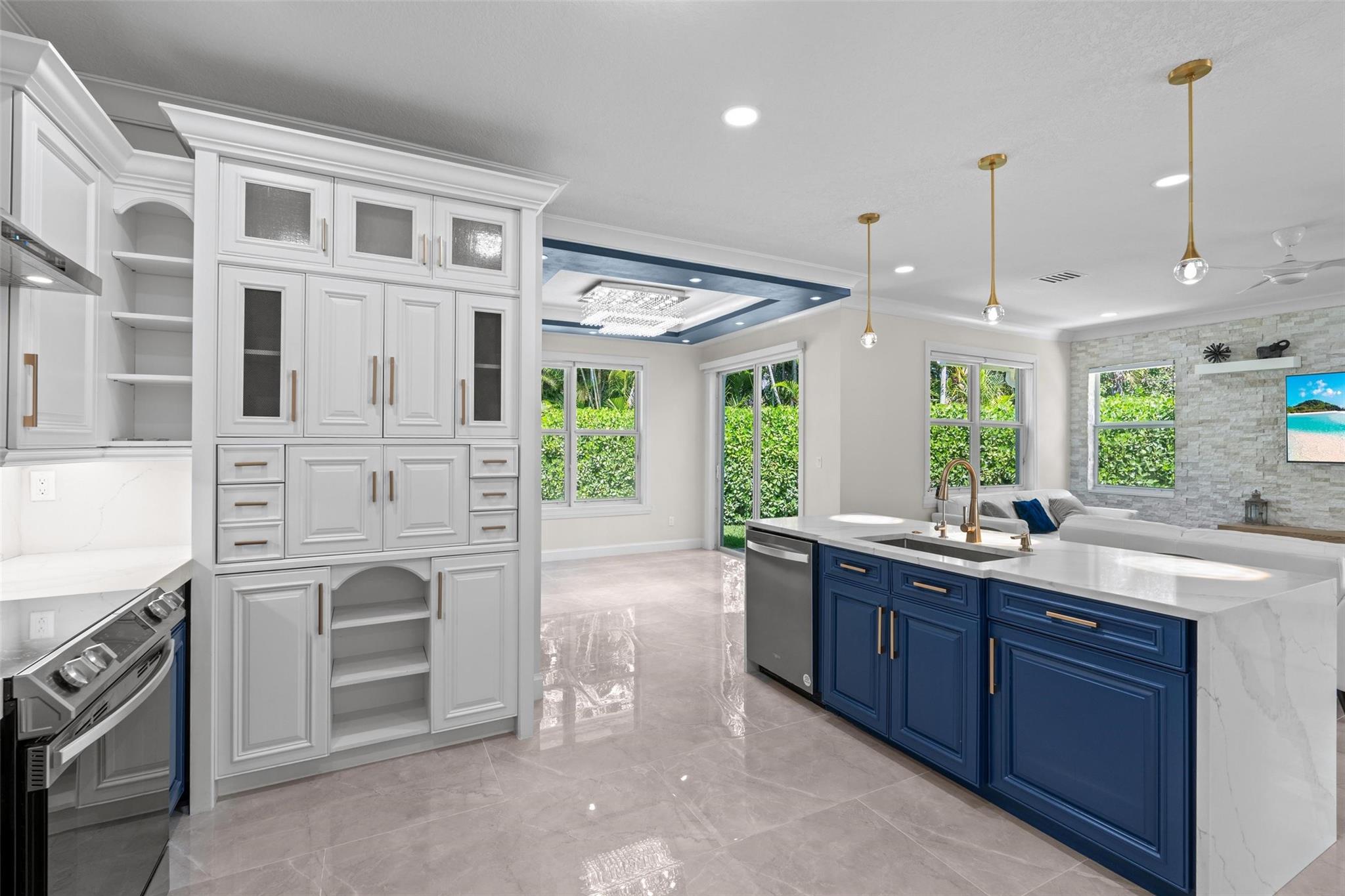 MEADOW WOOD OF THE LANDIN - Residential